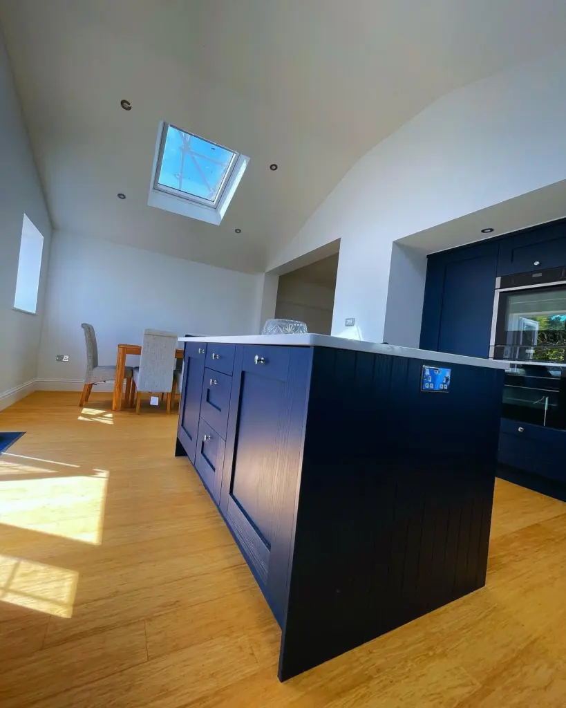 floor-to-ceiling-kitchen-storage-units-blue